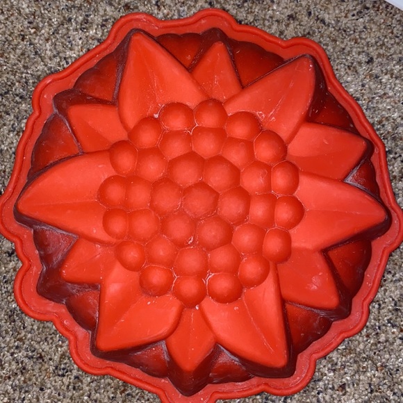 Lot of 5 Baking Silicone Molds Cake Cupcake EUC - Picture 2 of 6